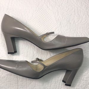Michel Perry Grey Pumps